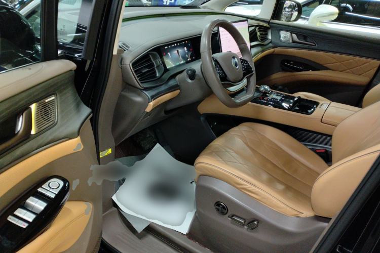 Used Denza D9 2022 DM-i 970 Four-Wheel Drive Flagship Model
