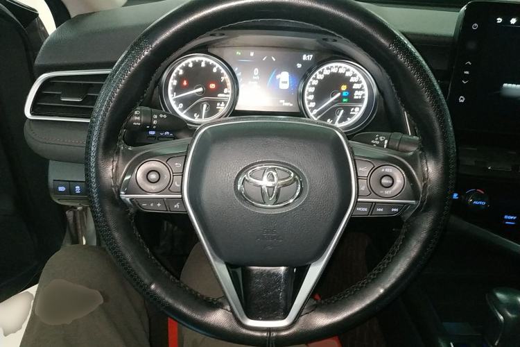 Used Toyota Camry 2021 2.0G Luxury Edition
