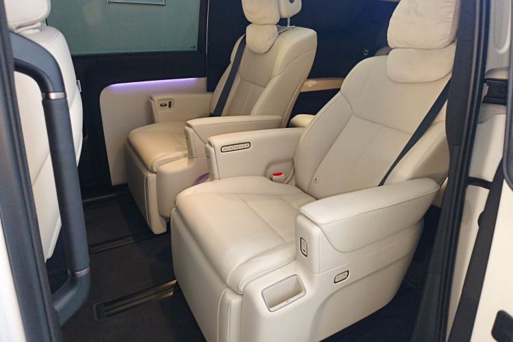 Used Li Auto MEGA 2025 Home Family Special Edition
