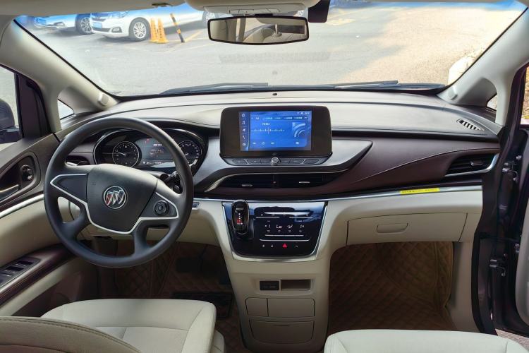 Used Buick GL8 2022 Land Cruiser Executive Class 652T Comfort Model
