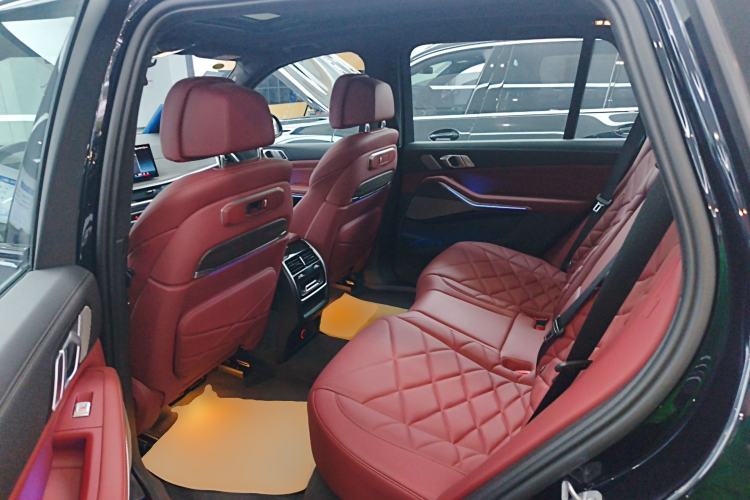 Used BMW X5 2023 xDrive 40Li M Sport Night Edition Package
