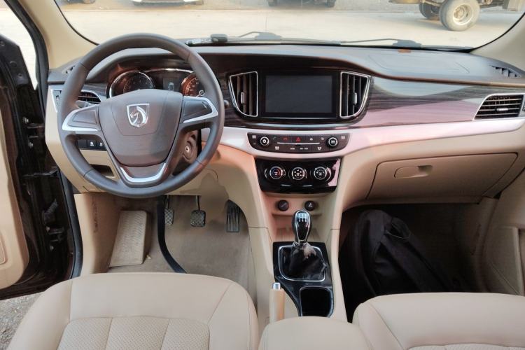 Used Baojun 730 2016 1.5L Manual Comfort Version 7 Seats China V Emission Standard
