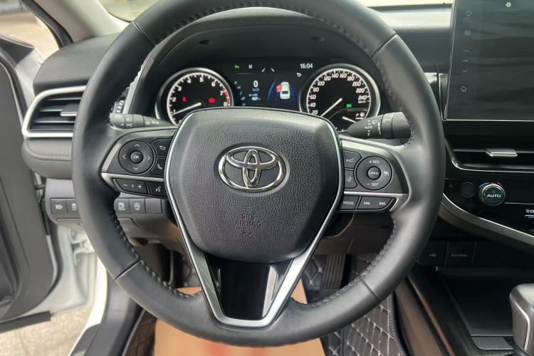 Used Toyota Camry 2021 2.0G Luxury Edition
