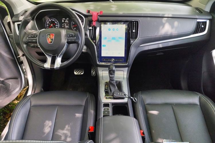 Used Roewe RX5 2016 20T Two-Wheel Drive Automatic Internet Smart Edition
