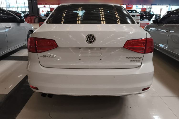 Used Volkswagen Sagitar 2015 230TSI Automatic Comfort Version
