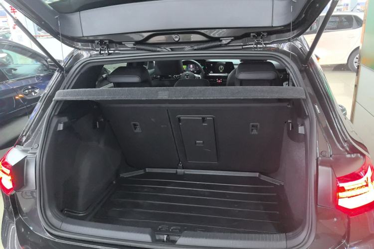 Used Volkswagen Golf 2023 Facelift 280TSI DSG R-Line Lite
