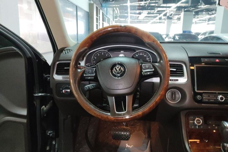 Used Volkswagen Touareg 2011 3.0 TSI Comfort Version