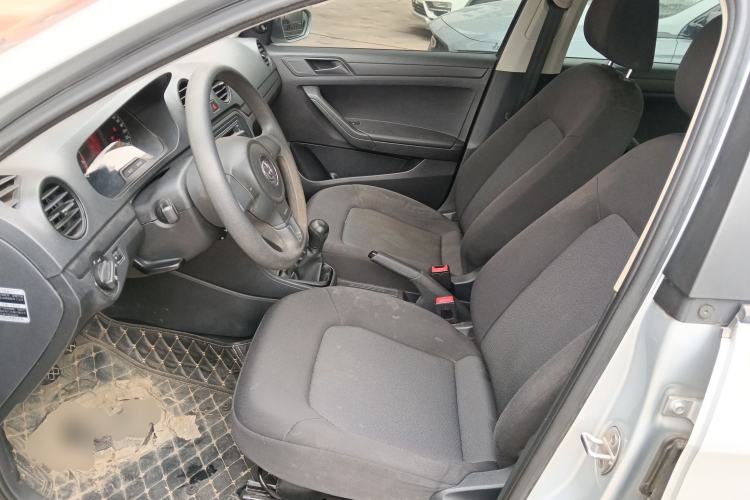 Used Volkswagen Jetta 2015 1.6L Manual Fashion Edition