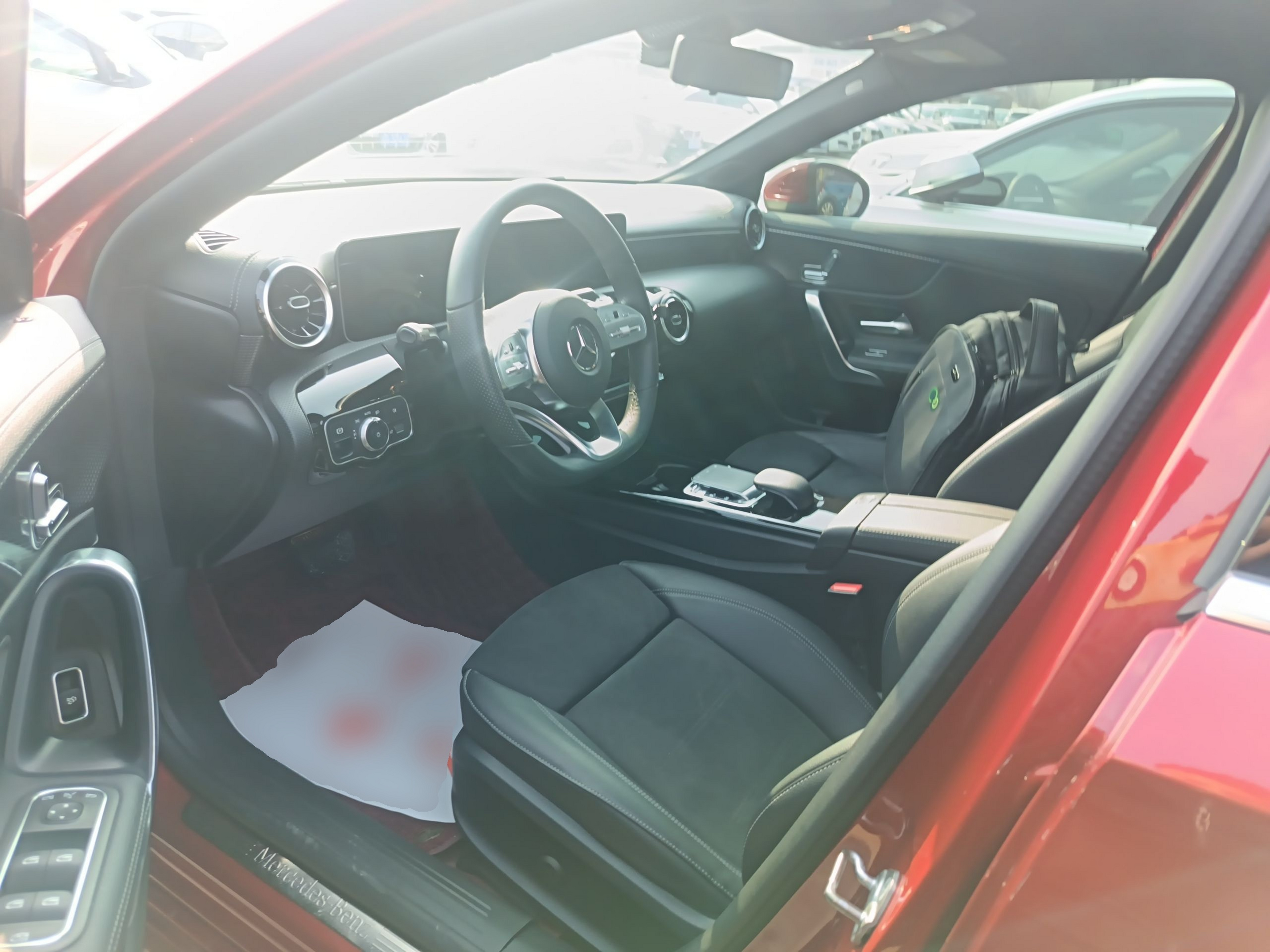 Переднее сиденье в автомобиле