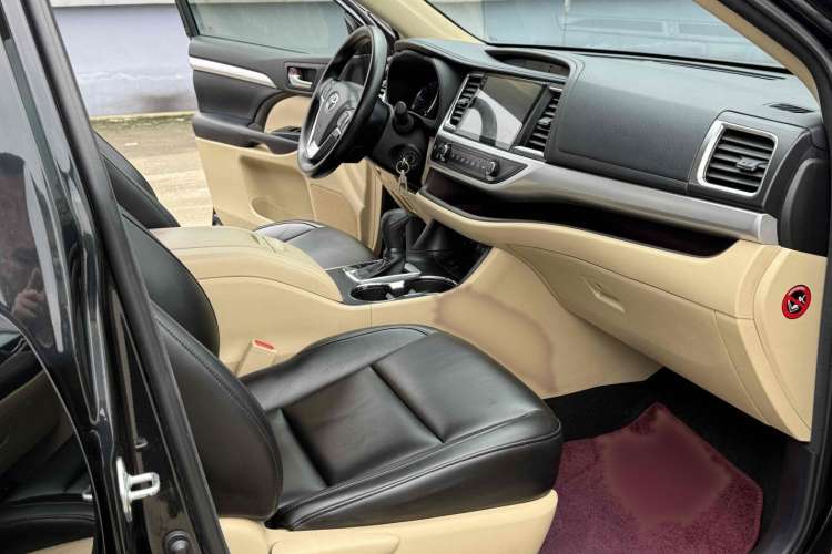 Used Toyota Highlander 2018 2.0T Two-Wheel Drive Elite Edition 7 Seats Emission Standard China V
