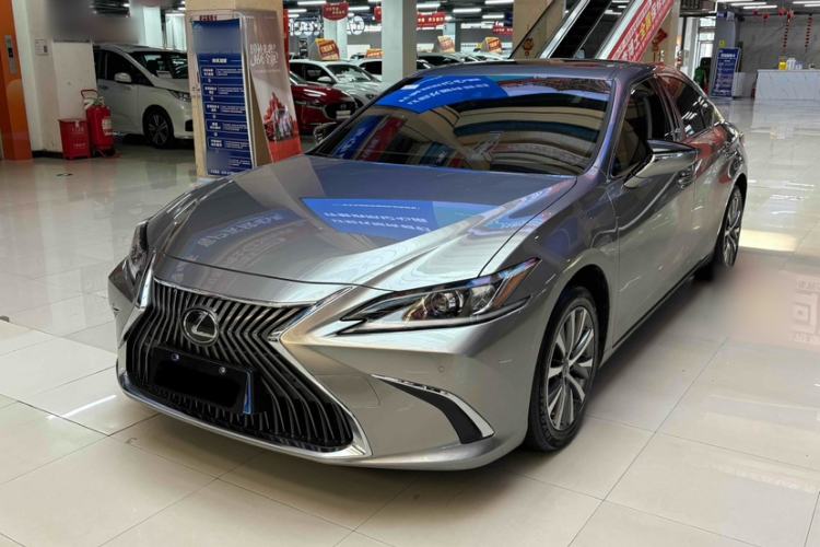 Used Lexus ES 2020 200 Excellence Edition
