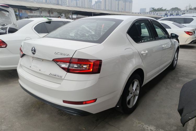 Used Skoda Octavia 2018 1.6L Manual Standard Edition