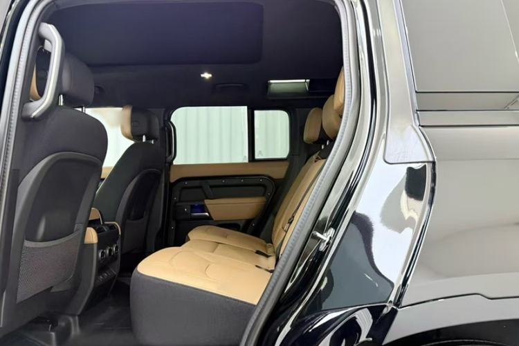 Used Land Rover Defender 2025 110 3.0T P400 – Dynamic HSE
