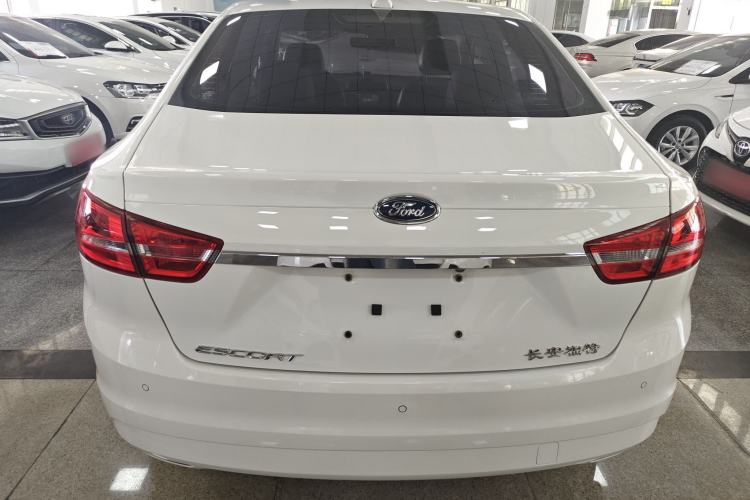 Used Ford Escort 2015 1.5L Automatic Fashion Model
