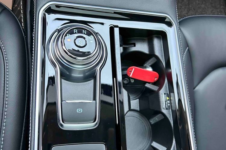 Used Ford Edge 2021 PLUS EcoBoost 245 Two-Wheel-Drive Platinum Edition 5 Seats
