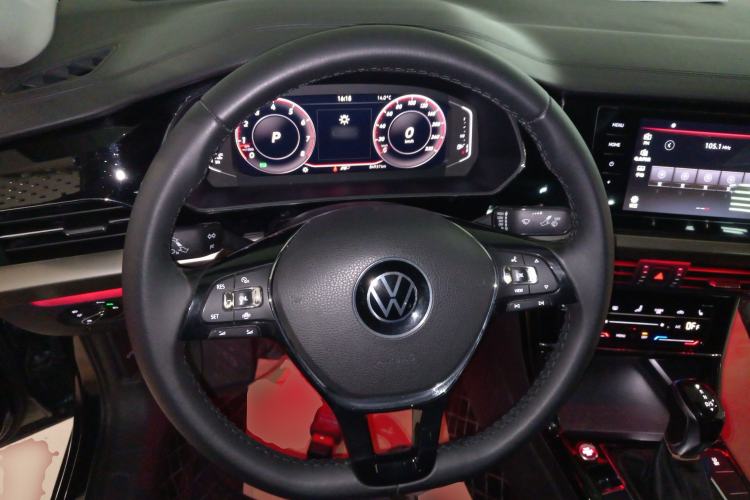 Used Volkswagen Passat 2020 Facelift 330TSI Elite Edition China VI Standard
