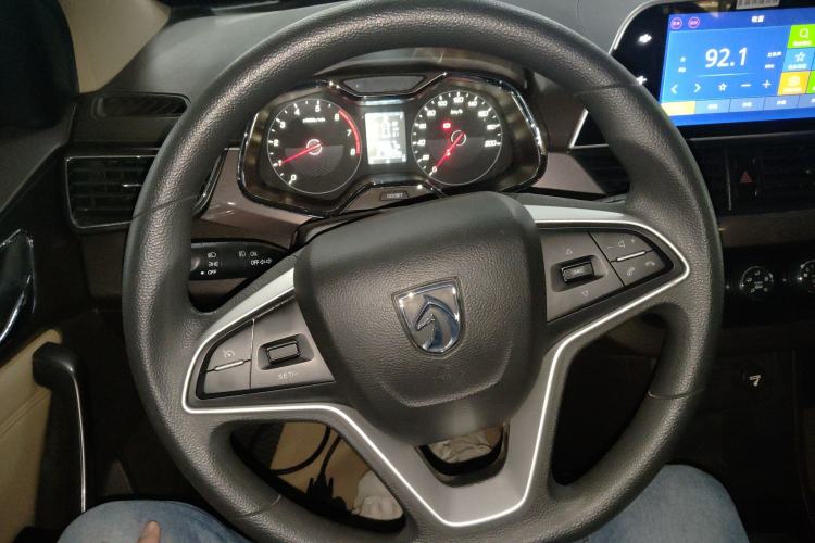 Used Baojun 310W 2017 1.5L Manual Fashion Model China V