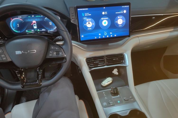 Used BYD Song PLUS New Energy 2024 HONOR Edition DM-i 110km Flagship Model
