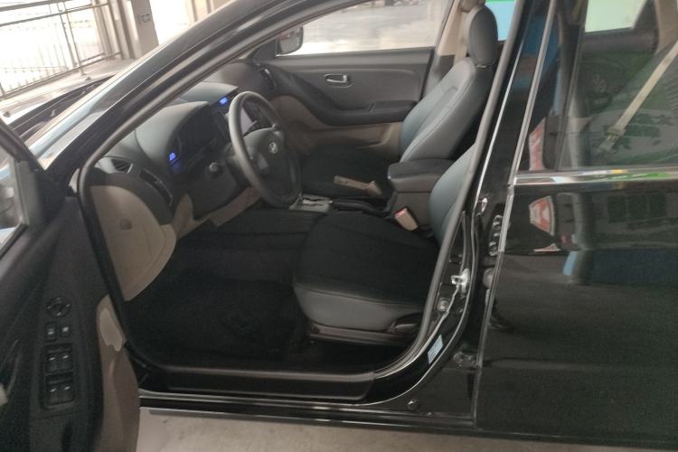 Used Hyundai Celesta 2015 1.6L Automatic Comfort Model