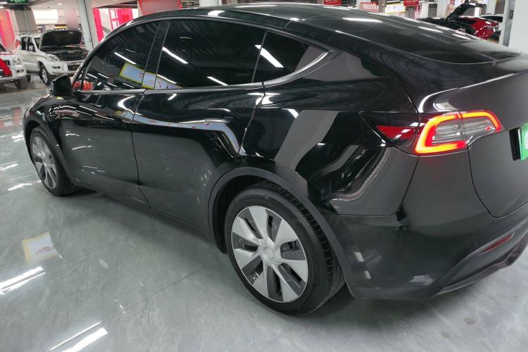 Used Tesla Model Y 2021 Standard Range Rear-Wheel Drive Version

