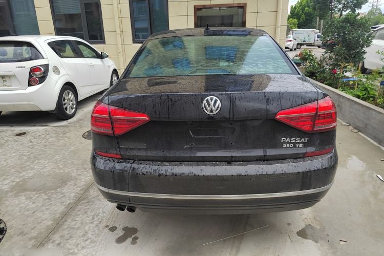 Used Volkswagen Passat 2017 280TSI DSG Luxury Edition
