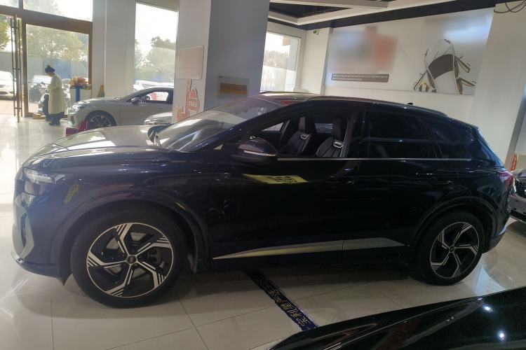 Used Audi Q4 e-tron 2024 40 e-tron Boundary Edition in Midnight Blue
