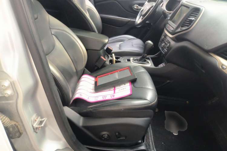 Used  Cherokee 2016 2.0L Superior Edition
