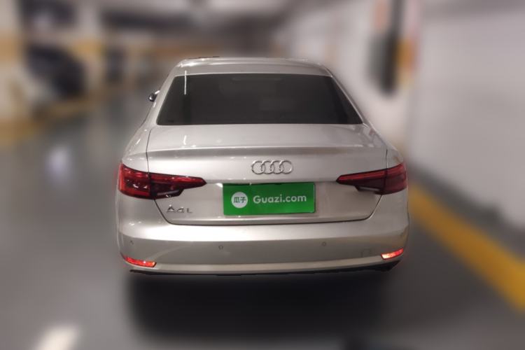 Used Audi A4L 2017 40 TFSI Ambition Edition
