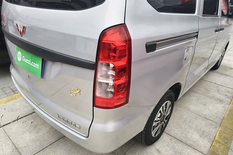 Used Wuling Hongguang V 2022 1.5L Jingqu Edition Electric-Assist LAR
