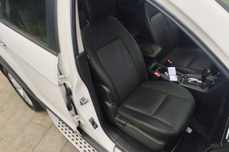 Used Chevrolet Captiva 2015 2.4L 4x4 Flagship Edition 7-Seater
