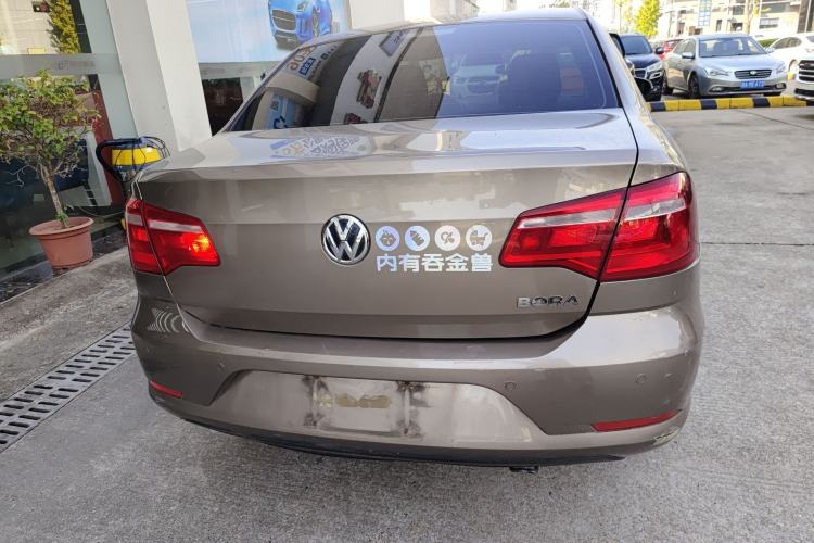 Used Volkswagen Bora 2015 Value Edition 1.6L Manual Fashionable Style
