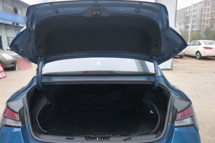 Used Hyundai Elantra 2021 1.5L CVT LUX Prestige Edition