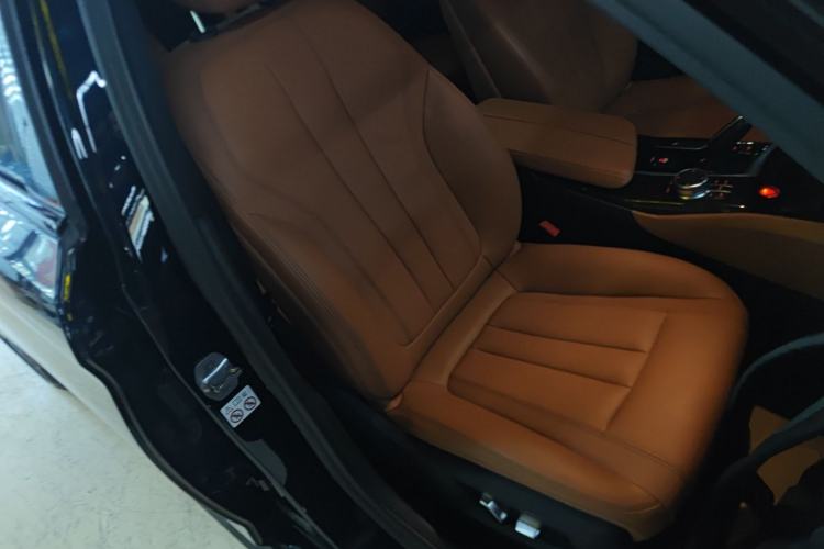 Used BMW 5 Series 2019 530Li Leading Model M Sport Package
