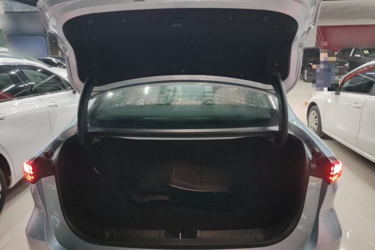 Used  L6 2025 EM-i 140km Starship Edition