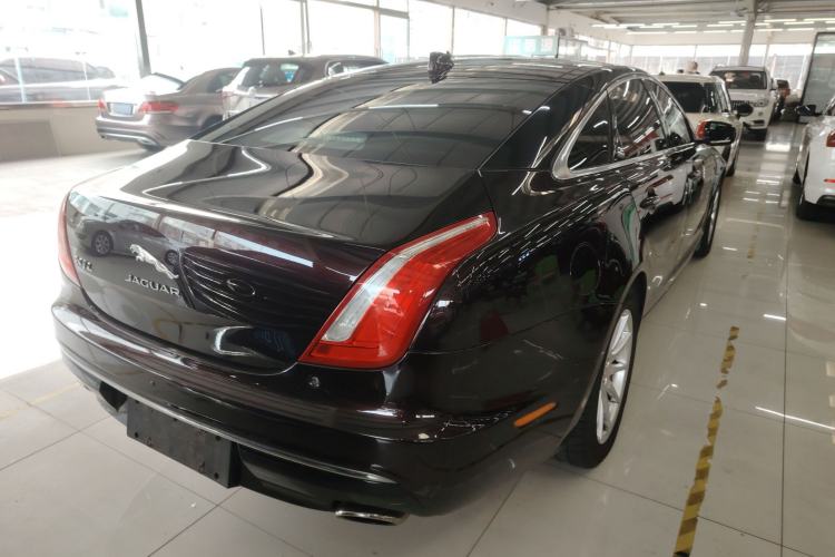 Used Jaguar XJ 2016 XJL 2.0T Two-Wheel-Drive Elegant Business Edition
