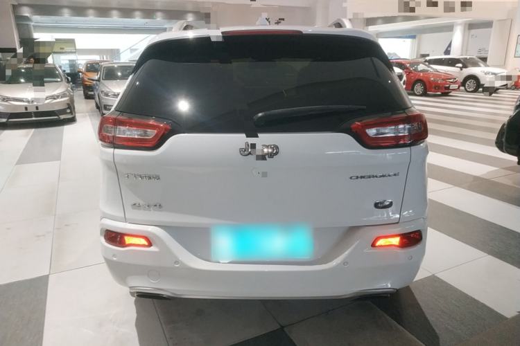 Used  Cherokee 2017 2.4L Superior Edition