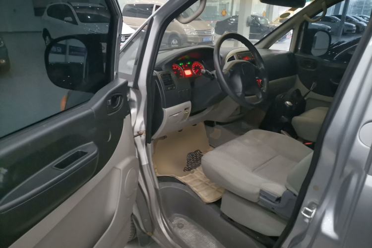 Used FORTHING Lingzhi 2015 M3 1.6L 7-Seater Standard Model
