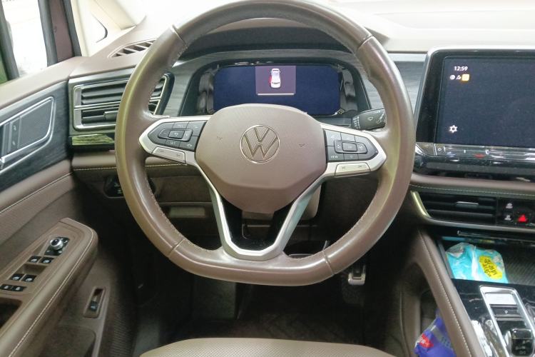 Used Volkswagen Viloran 2022 380TSI Luxury Edition
