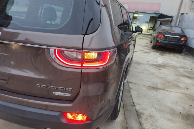 Used  Commander 2018 2.0T Two-Wheel Drive Enjoy Edition China V
