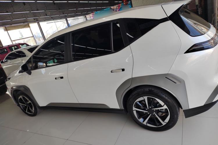 Used AION Y 2023 Younger Star Edition