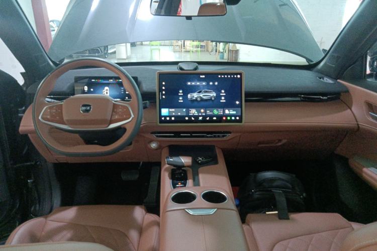 Used Changan UNI-Z New Energy 2024 Blue Whale Smart Electric iDD 125km Beyond Edition
