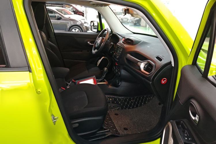 Used  Renegade 2017 180T Automatic Jingneng Edition
