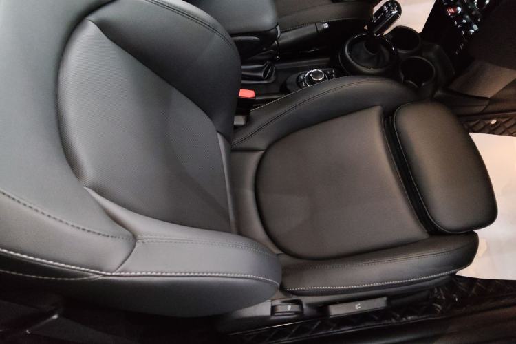 Used  MINI 2023 1.5T COOPER Artist
