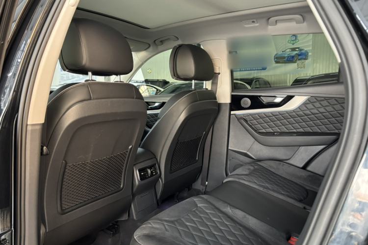 Used Hongqi HS5 2019 2.0T Smart Connect Flagship All-Wheel-Drive Version
