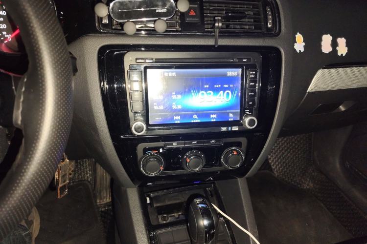 Used Volkswagen Sagitar 2015 1.6L Automatic Comfort Model
