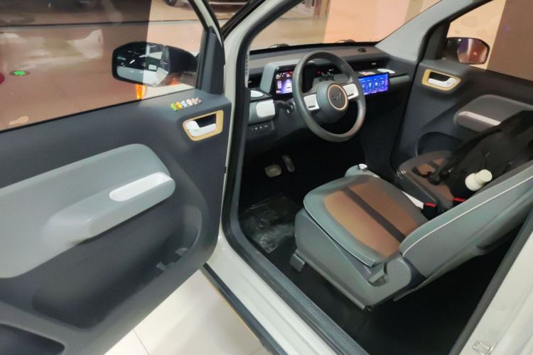 Used Wuling Hongguang MINIEV 2022 GAMEBOY 200km Play Edition with Lithium Iron Phosphate
