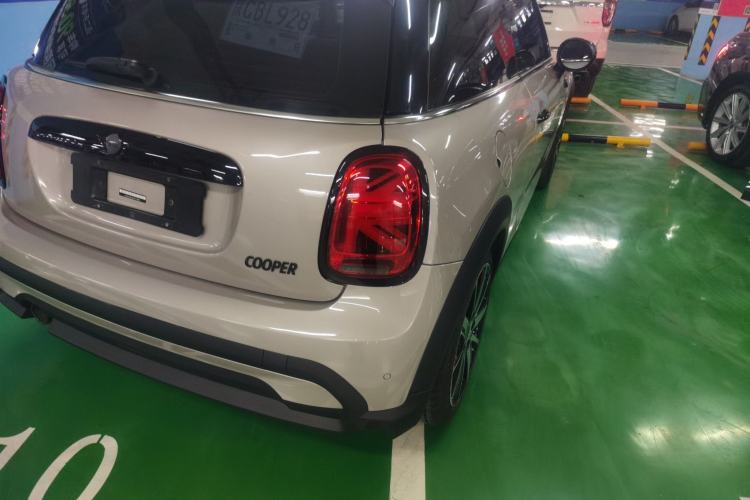 Used MINI MINI 2023 1.5T COOPER Artist
