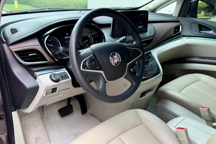 Used Buick GL8 2023 Land Executive Class Comfort Model
