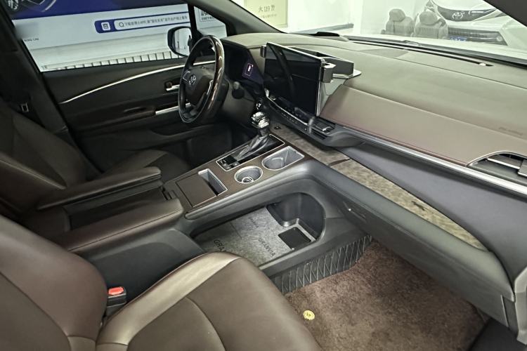 Used Toyota Granvia 2024 2.5L Hybrid Prestige PLUS Four-Wheel Drive Version