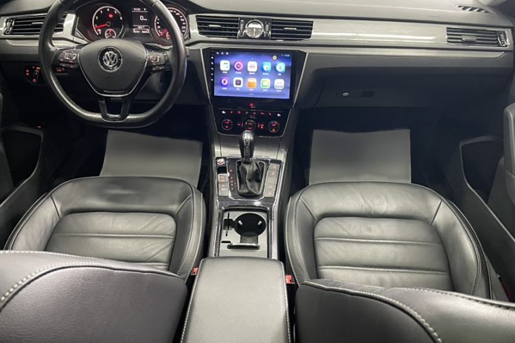 Used Volkswagen Passat 2017 330TSI DSG Luxury Edition
